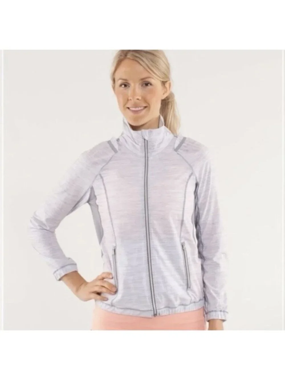 Lululemon Run Women’s Gray And White Nada Jacket Size 4 Lightweight Full Zip